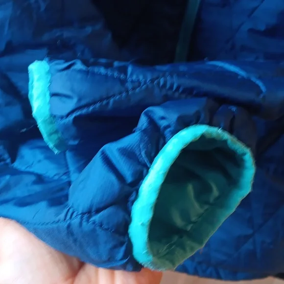 Patagonia Kids Blue Quilted Jacket Size L(12)